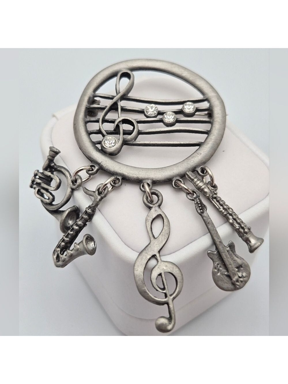 Pewter Musical Brooch Dangling Instruments Notes Figural Pin - Picture 8 of 8